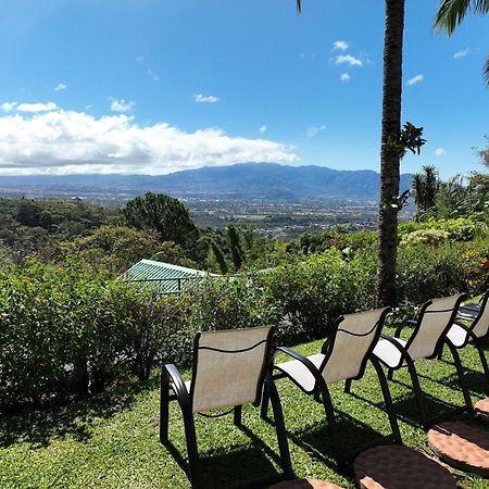 Buena Vista Chic Hotel Pilas Luaran gambar