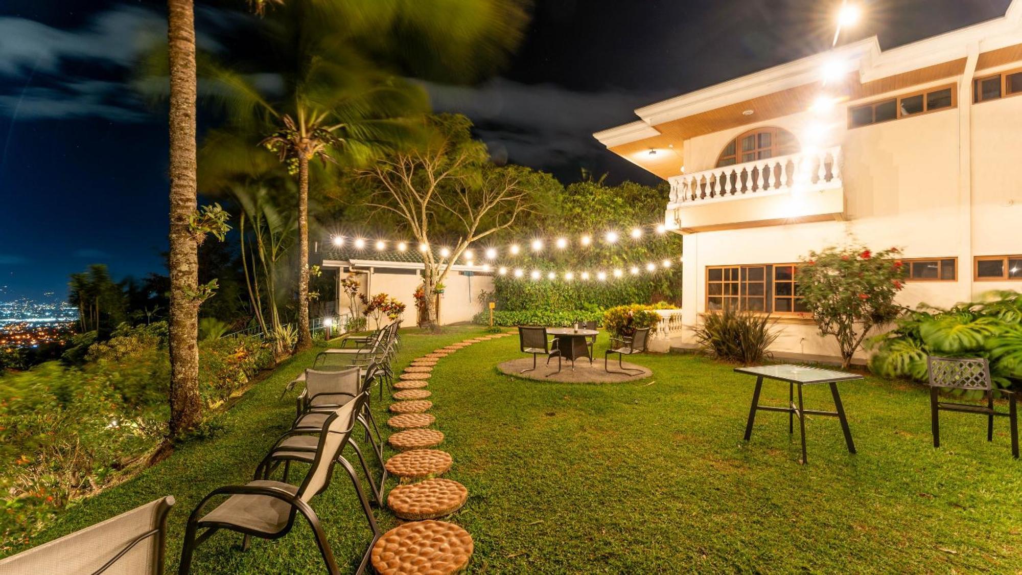 Buena Vista Chic Hotel Pilas Luaran gambar