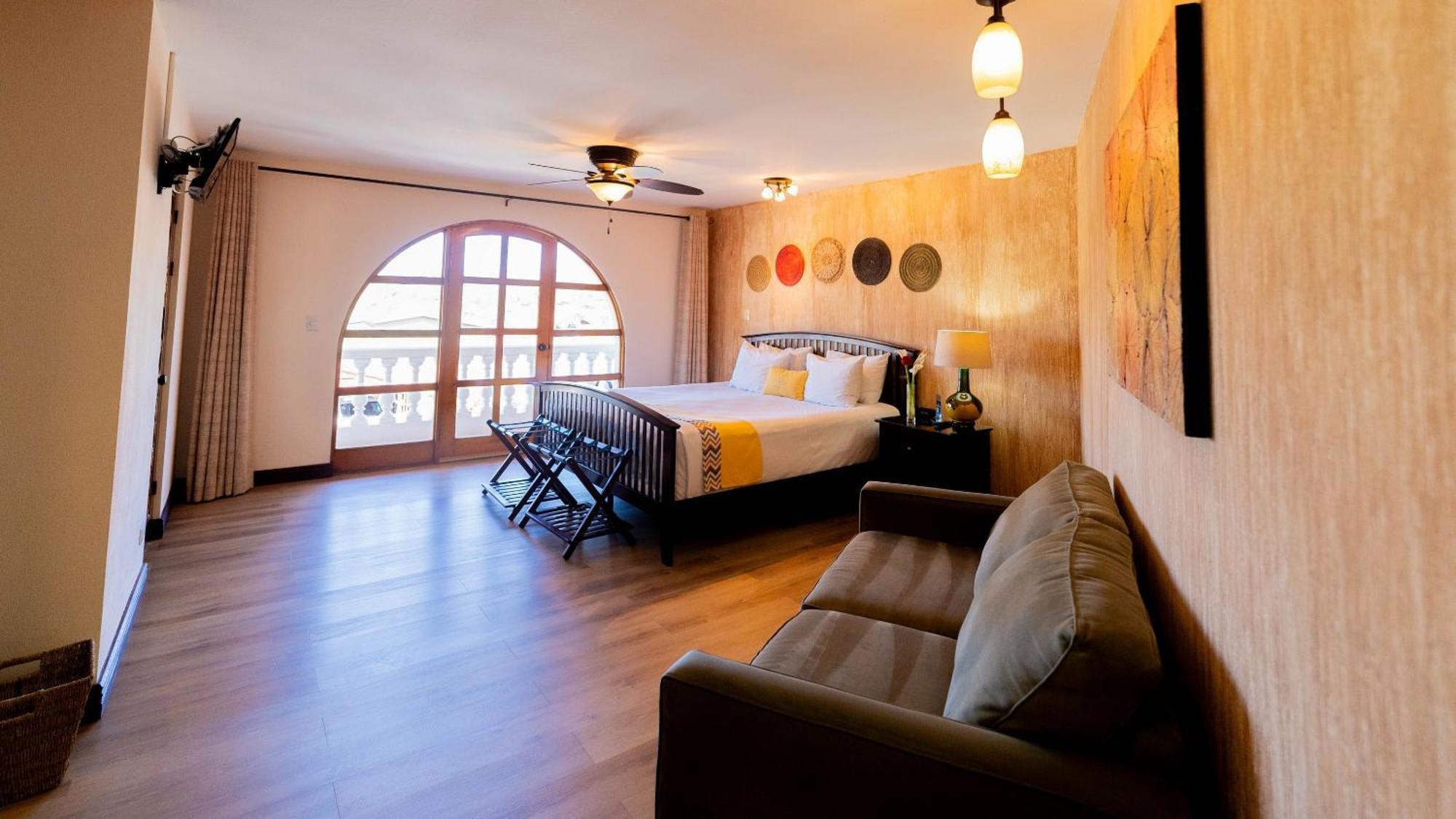 Buena Vista Chic Hotel Pilas Bilik gambar