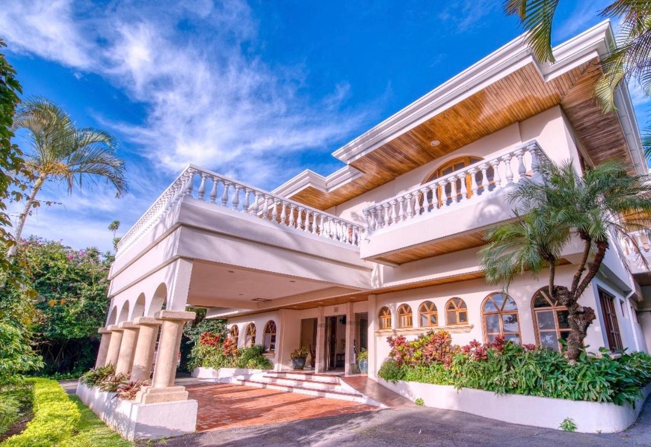 Buena Vista Chic Hotel Pilas Luaran gambar